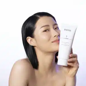 Nettoyant exfoliant lumière – IOMA